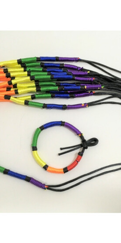 PULSERA HILO REDONDA BANDERA L Bracciale regolabile lgbt+ con fili colorati